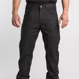 Size 32 men’s 1620 work pants.